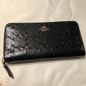 Coach Wallet in solid black